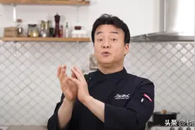 忙着教韩国人做饭，1300家餐厅手里握着，求婚扔房契的他很特别图片