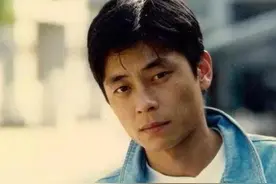 被妻子抛弃，穷到和女儿吃一个蛋，儿子不识自己，王杰的辛酸往事图片