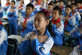 老师最怕家长投诉自己的孩子，老师心声：抱歉，我也管不了图片