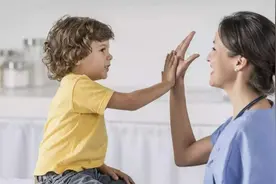 含氟的牙膏对宝宝有害？已经辟谣，妈妈们放心给宝宝使用含氟牙膏图片