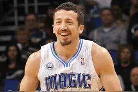 NBA历史上的今天：魔术签下特科格鲁图片