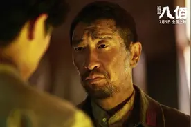 48岁王千源娇妻罕见露面，气质佳是圈外人，女儿已到爸爸胸部图片