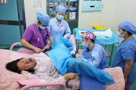 “开十指”的宫口会被撑多大？看完2张图你就明白了，女人真不易图片