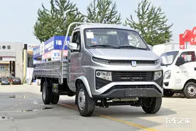 能拉1吨半货，EBD+前盘后鼓式制动，实拍吉利锋锐小卡图片