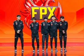 FPX选手昨晚集体开播，前后反差引争议：表演痕迹太重，太刻意图片