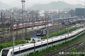 西南地区的首条快速铁路——达成铁路图片