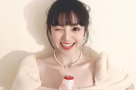 她的这双眼睛，至少为颜值加了十分吧？图片