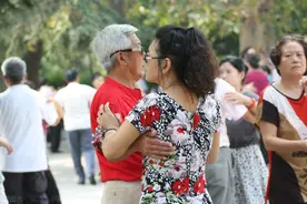 跳交谊舞的技巧图片