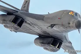 美军再次凶相毕露，超音速战略轰炸机东海挑衅，战疫时刻图穷匕见图片