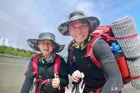 徒步加搭乘顺风车，父子俩12天从西安到北京：虽然旅途艰辛，但可回味一生图片