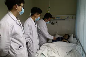 多年困扰，一"招"解忧——怀化市第一人民医院成功运用腹腔镜下结肠次全切除术治疗慢传输型便秘图片