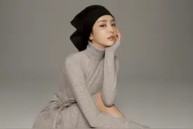 佟丽娅新造型不敢认，大黑眼线粗眉网红感溢出？秀美腿撩至大腿根图片