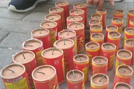 郑州街头现可疑纸箱，巡防员打开一看赶紧报警图片