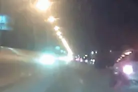爆笑GIF图：今天出门之前肯定没有看黄历图片