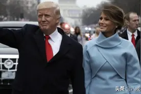 美国总统特朗普的秃头保镖太神秘！从头到尾都保持这个手势不变图片