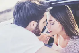 当你对一个人的爱慢慢消失，会有什么表现？图片