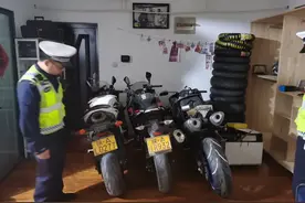 西安：炸街摩托车被扣，改车店被罚图片