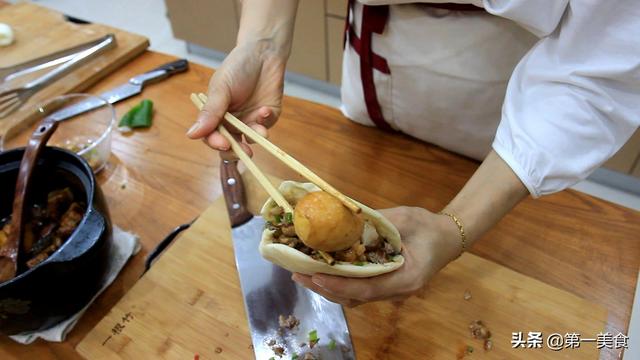 肉夹馍最详细做法，大厨一步步操作，从卤肉到烙馍，配方比例都有