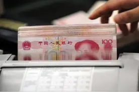 每个月想拿到5000块的利息，得存多少钱？银行：至少要“这个数”图片
