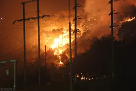 突发，淄博一化工厂爆炸！现场火光冲天，周边震感强烈图片
