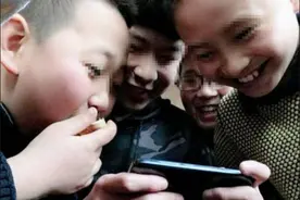 小学生建QQ群，聊天内容让人羞红脸，“无知”惹的祸父母要背锅图片