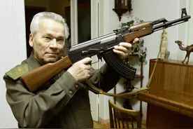 中国也大量仿制，AK47公认名枪之王，却有3大致命缺陷图片