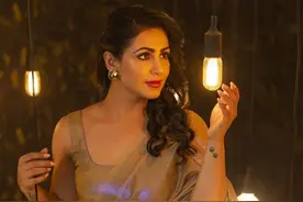 印度知名女星，迷人五官，丰满身材，魅力十足：瑜伽塑造同款图片