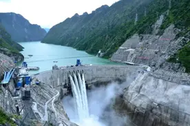 中国又一超级工程，专门建在印度上游！能顶3个三峡大坝图片