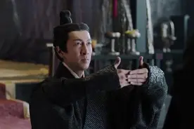 男演员装起嫩来，一点也不输图片