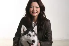 男人中年不如狗，女人中年狗都嫌图片
