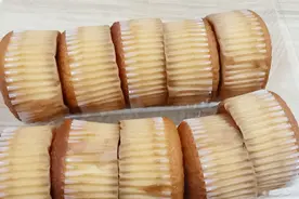 小蛋糕上总是裹一层薄膜纸，原因却是这些，越早知道越好