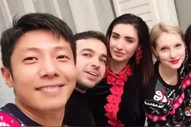 世界太奇妙，日本演员撞脸撒贝宁，简直是一个模子刻出来的！图片