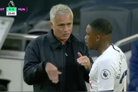 穆帅又1大师级经典：场边单独指点22岁小将，2分钟后进球诞生图片