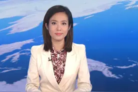《新闻联播》美女主播宝晓峰：43岁仍未婚单身，情系家乡内蒙古图片