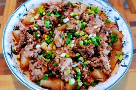 营养健康的美味佳肴：豆鼓土豆蒸排骨图片