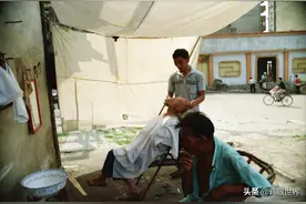 #绵阳三十年#（65）都市剃头摊图片