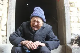 帮儿女带娃的老人要注意，不想吃力不讨好，3条底线要守住图片