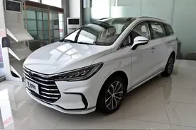 独立六座，低价高配质量可靠，自动挡MPV，带你看比亚迪宋MAX图片