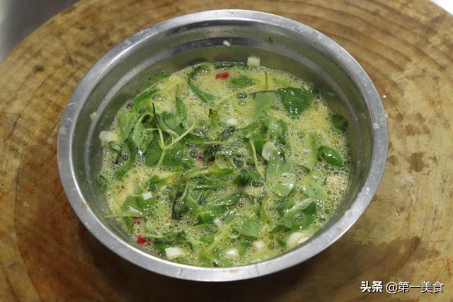 煎鸡蛋怎么煎更完整，大厨最详细的教程讲解，3分钟能学会