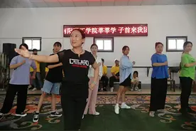 南阳理工学院学子三下乡：传承豫剧，弘扬文化自信图片