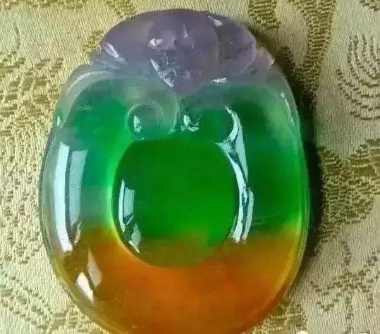 翡翠的优化处理及其鉴定特征，收藏备查