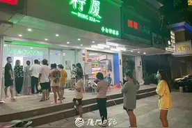 现场直击！同安区解封后的第一个夜晚：街头烟火气渐渐回归图片