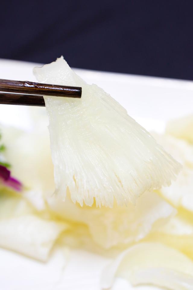 红酒和花胶一起炖煮吗 红酒和花胶一起炖煮吗会中毒吗