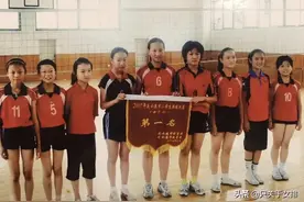 丑小鸭到白天鹅！中国女排版的女大十八变，一人打小就是美人胚子图片