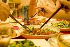 饭局上，你一定要请这3种人吃饭，错不了图片