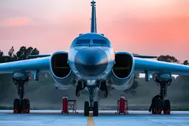 仅凭一“机”之力，让中国轰炸机进化了三代，中国轰6发展简史图片