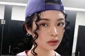 不可饶恕！滚回美国！许可馨惨遭驱逐回国被拒叫嚣你知道我谁吗”图片