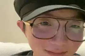 毛不易醉后直播交代家底，网友：太可爱了图片