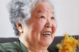 日本97岁婆婆的精彩晚年，一双巧手，创造生活的艺术，活出价值图片