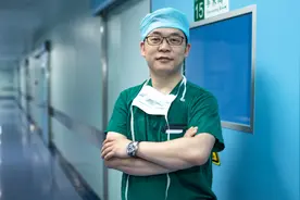 “外科医生为什么不撸串？”武汉抗疫医生在抖音走红后门诊量翻倍图片